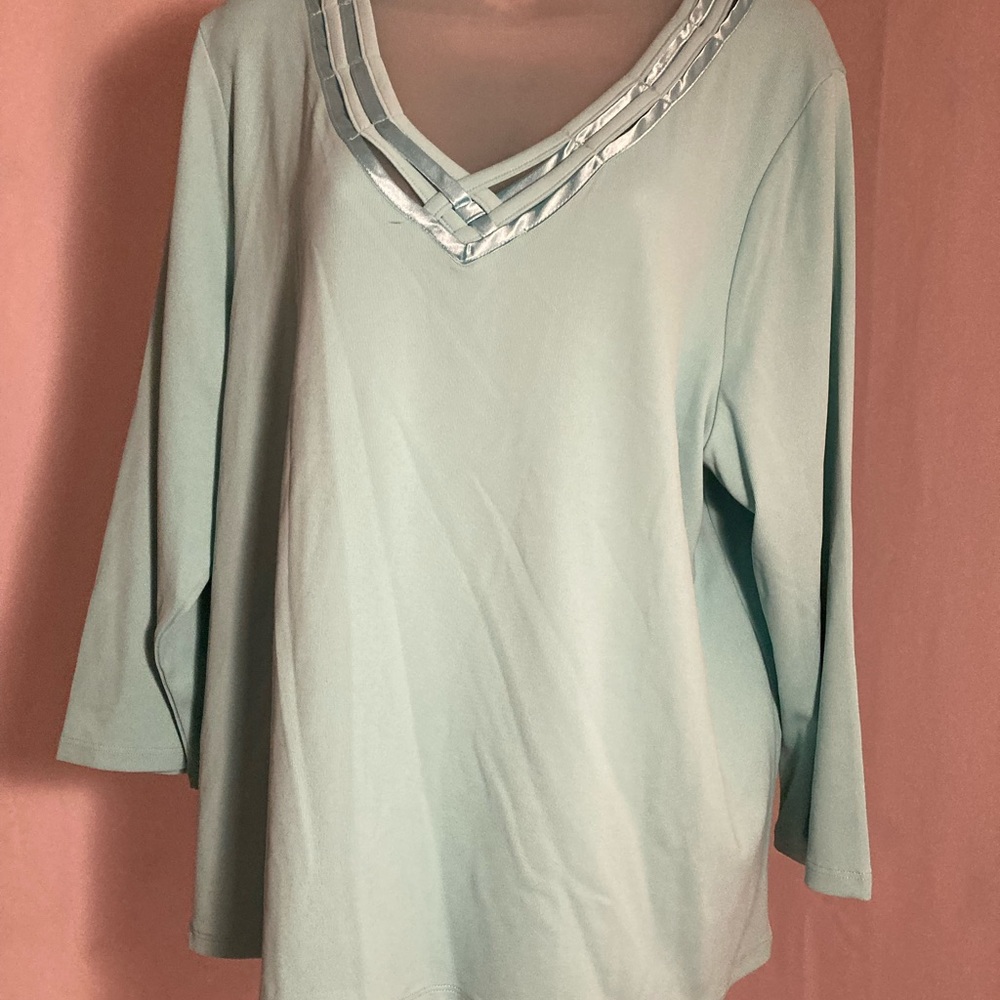 Dialogue top with 3/4 sleeve xl